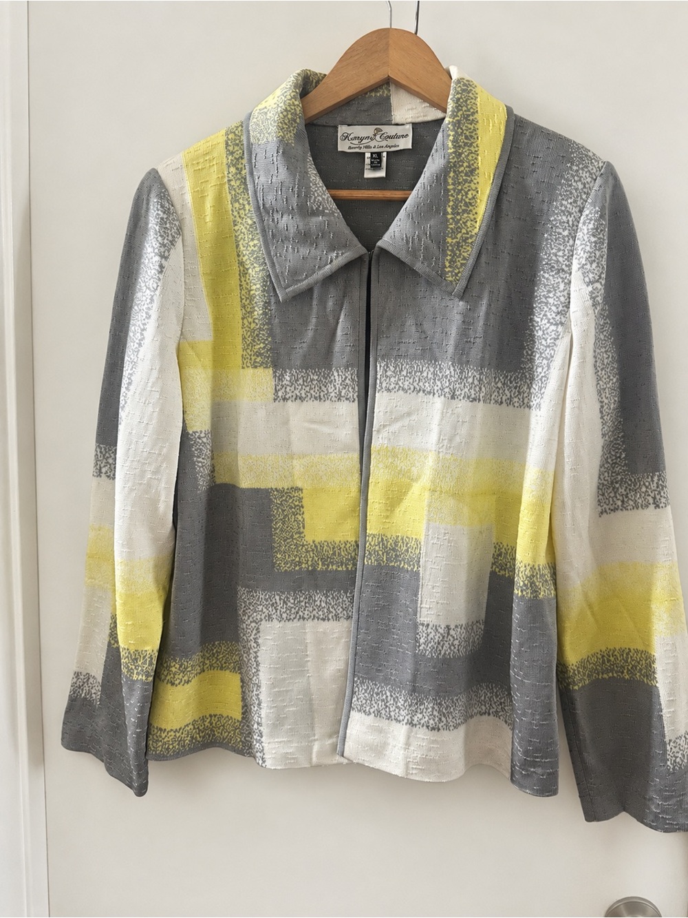 Women’s Geometric Pattern Jacket in Gray, White & Yellow